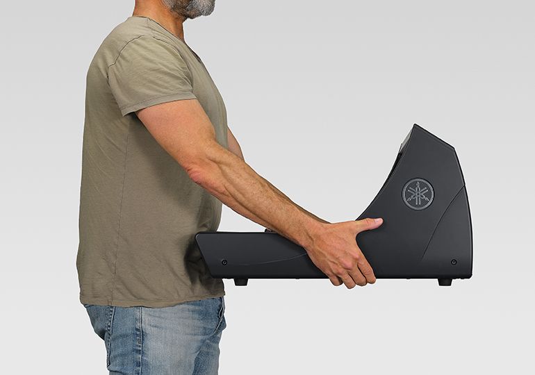 Yamaha Digital Mixing Console DM7: 結(jié)構(gòu)緊湊且重量輕，便于安裝和運(yùn)輸